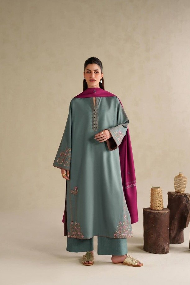 httpsdivinjaipur.comproductsdastaan-e-neelum-a-royal-chronicle-woven-in-midnight-and-gold-suit-41-28 Iznik – 3pcs Lawn Embroidered With Diamond Printed Dupatta – 943 - Image 1